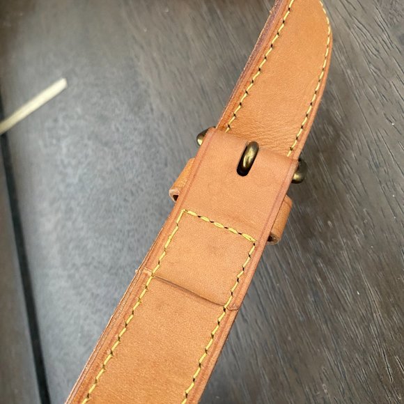 LOUIS VUITTON Saumur 35 Crossbody Messenger Handbag - Picture 6 of 15